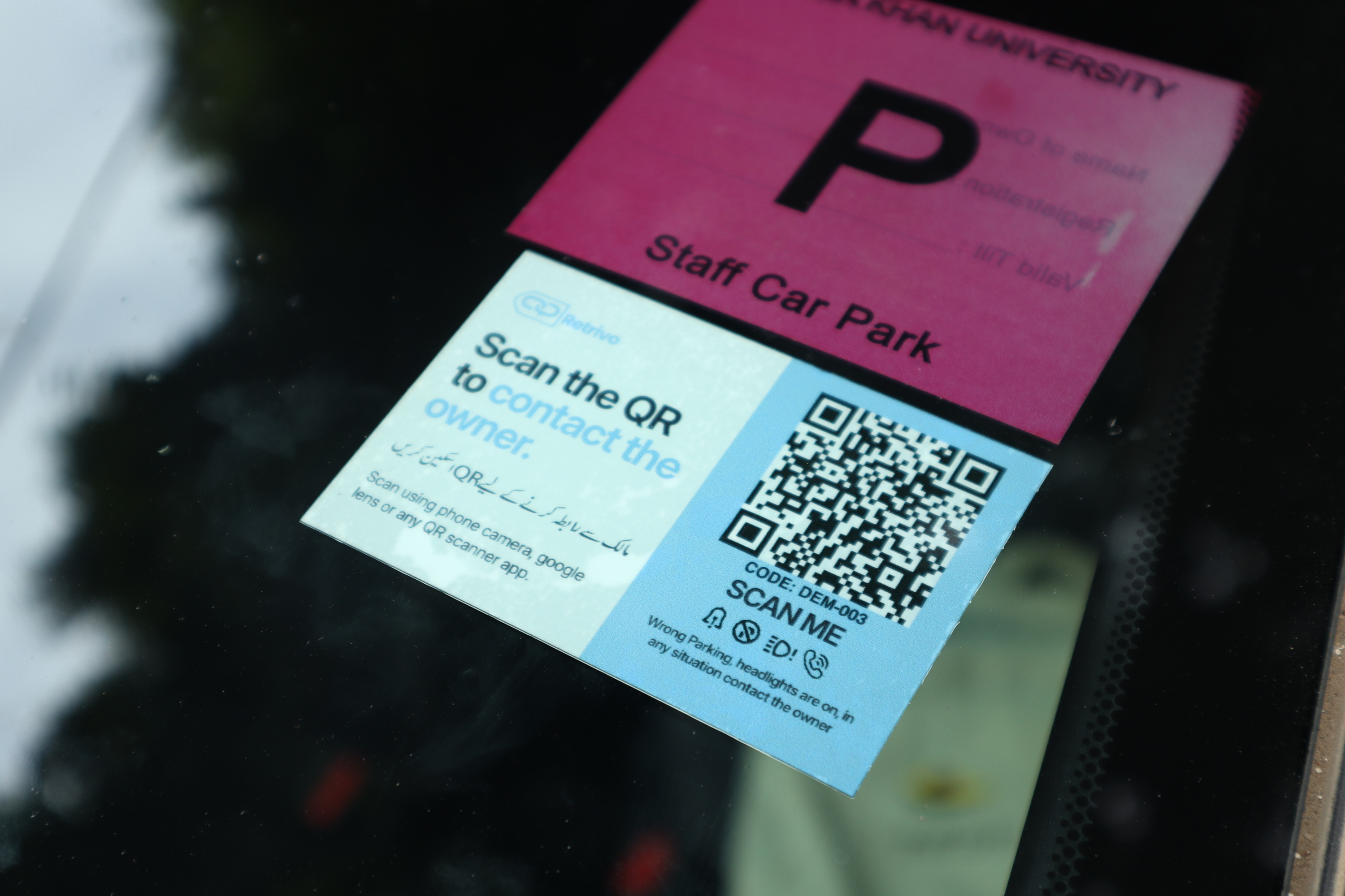 Retrivo on car dashboard thumbnail 3